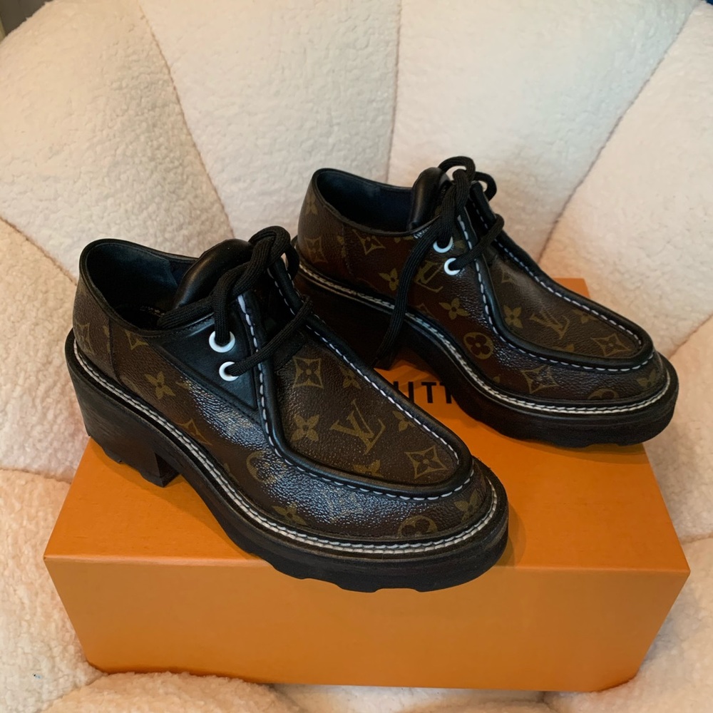 LOUIS VUITTON MONOGRAM DERBY SHOES! SZ 37!